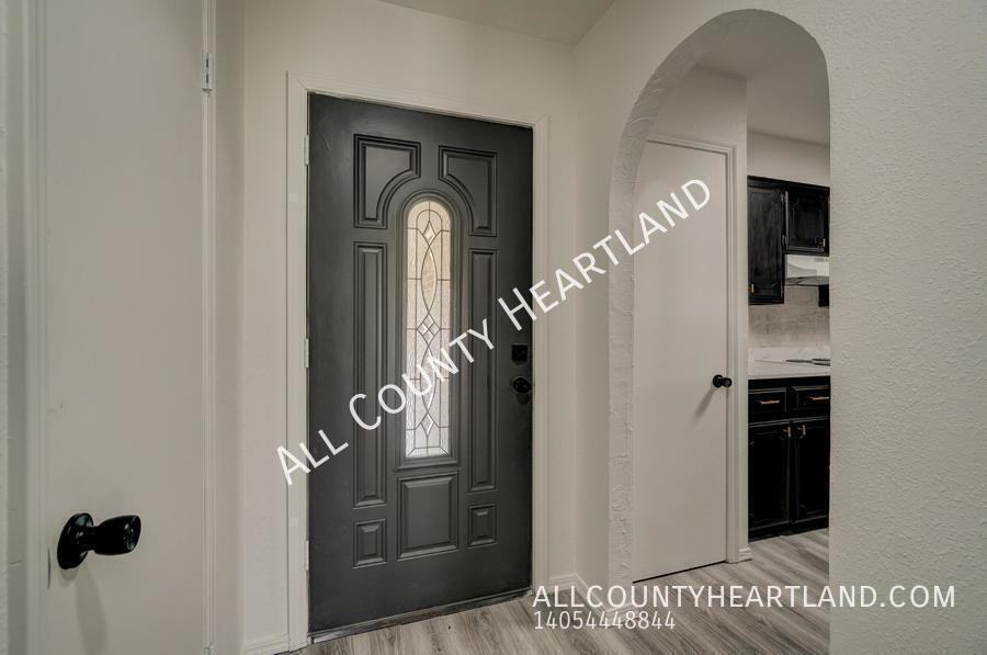 10333 Fairfax Ln - Photo 3 of 23