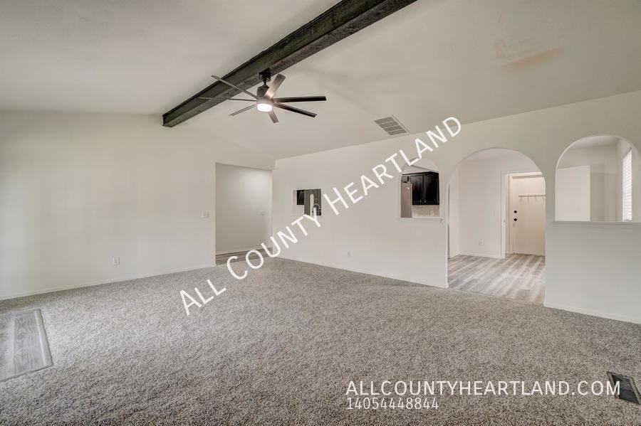 10333 Fairfax Ln - Photo 5 of 23