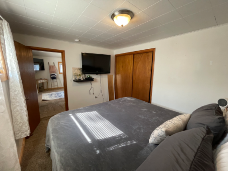 410 Dakota Ave - Photo 3 of 9