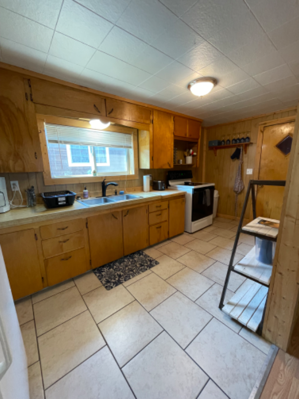 410 Dakota Ave - Photo 6 of 9