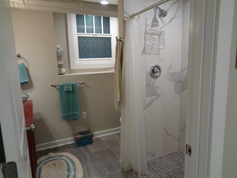 1012 Grand Ave - Photo 4 of 12