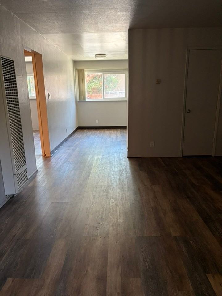 320 Franciscan Ct #7 - Photo 3 of 5