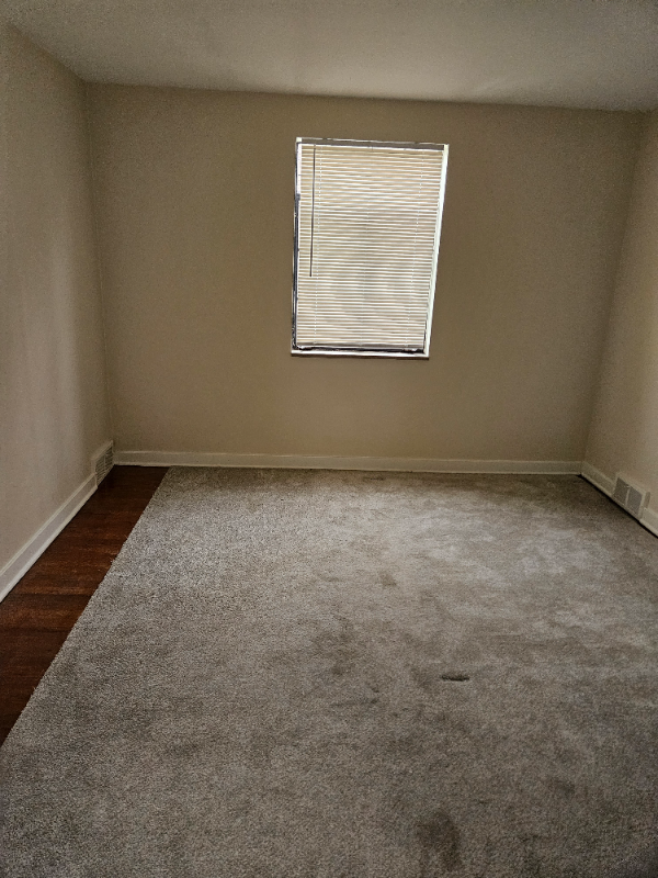 609 Tingley Ave - Photo 4 of 6