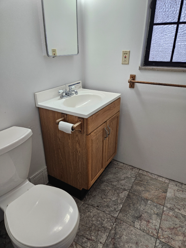 609 Tingley Ave - Photo 5 of 6