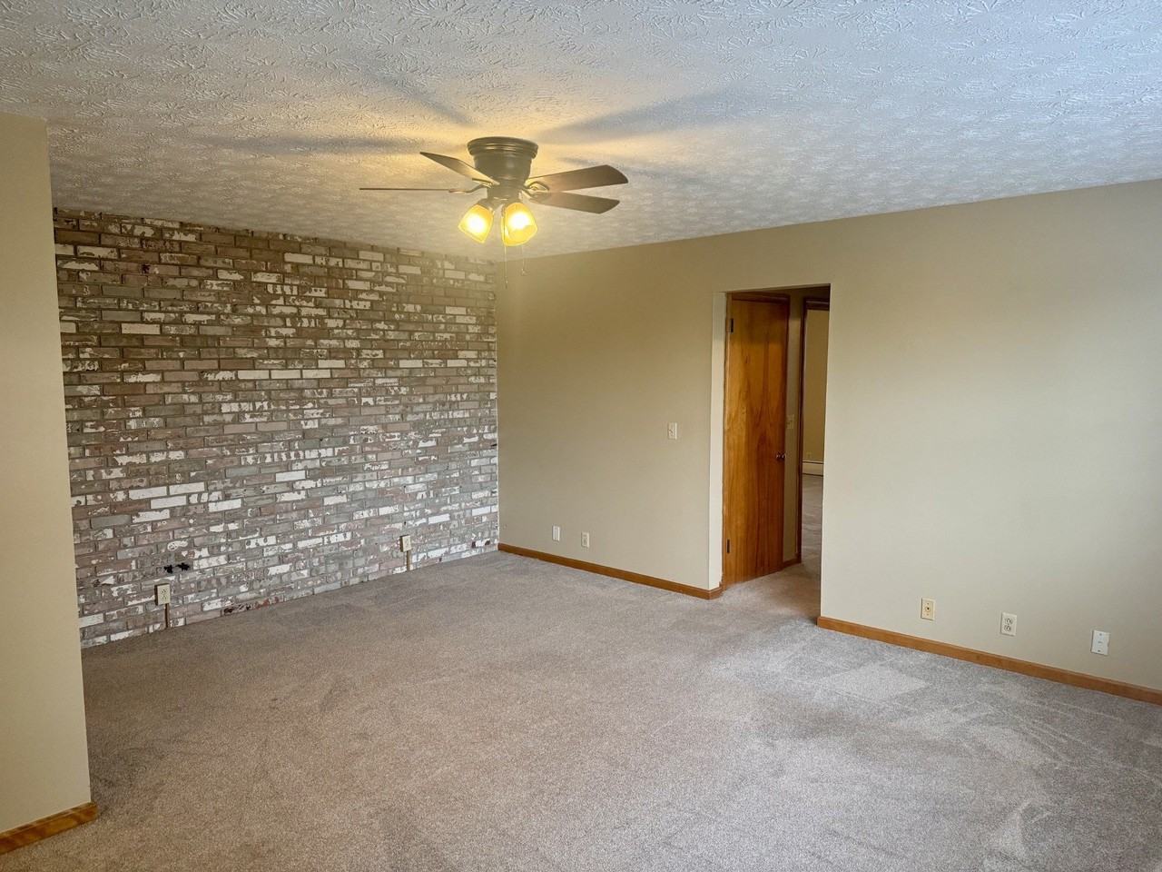 515 Monroe Ave #1 - Photo 3 of 17