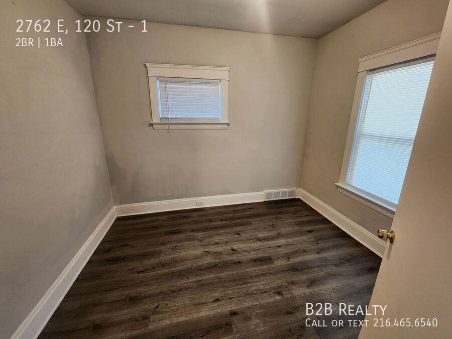 2762 E, 120 St #1 - Photo 4 of 24