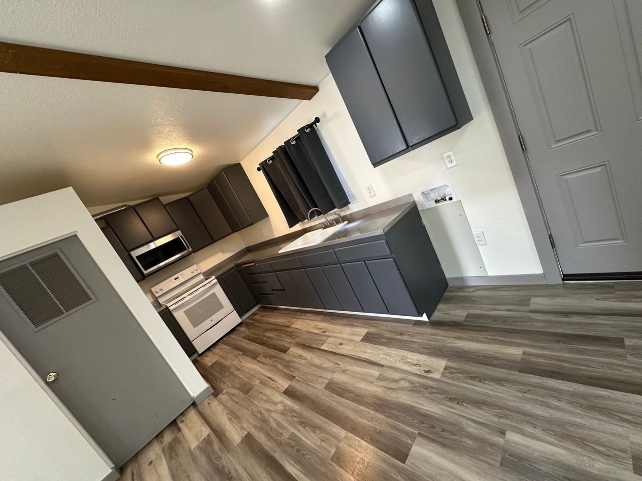 1009 N 15th St - Photo 5 of 8