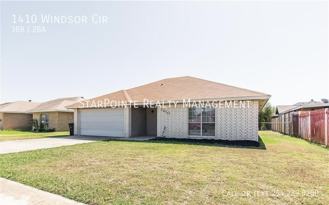 1410 Windsor Cir - Photo 1 of 1
