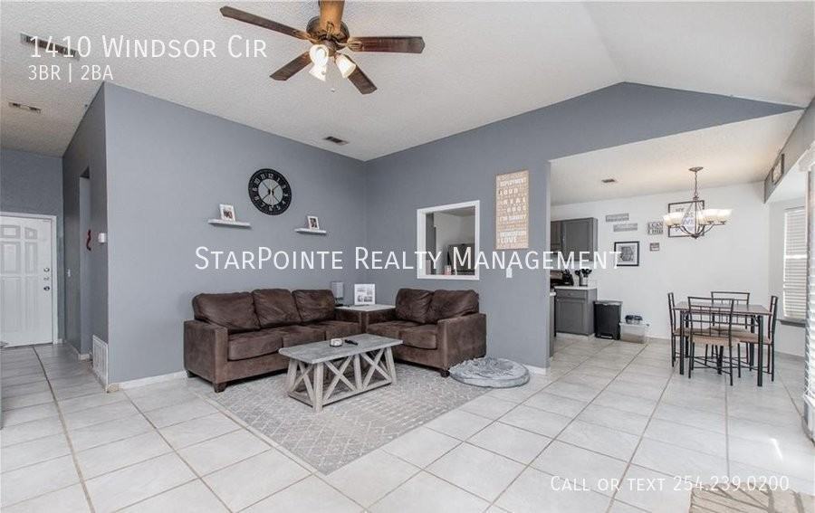 1410 Windsor Cir - Photo 4 of 17