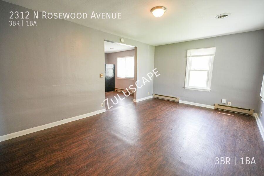 2312 N Rosewood Ave - Photo 2 of 18