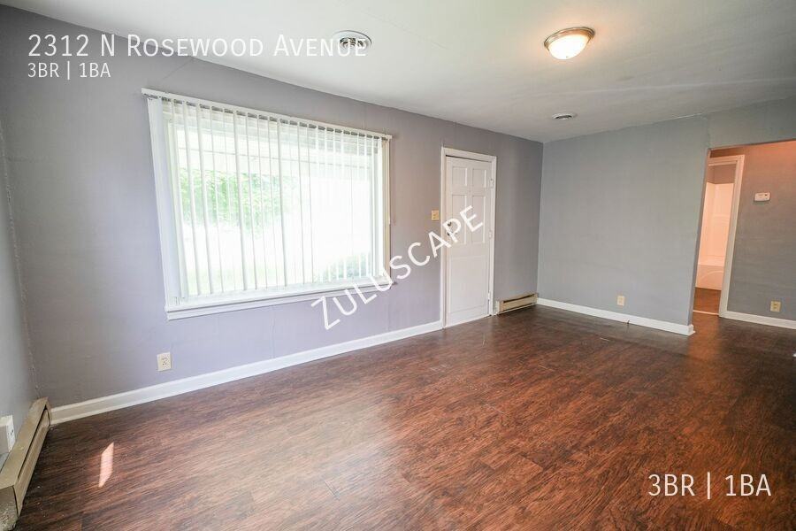 2312 N Rosewood Ave - Photo 3 of 18