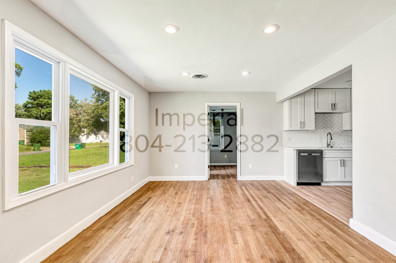 4261 Sheffield Rd - Photo 4 of 20