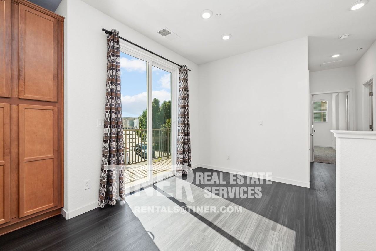 4152 Rotor Ln - Photo 7 of 38