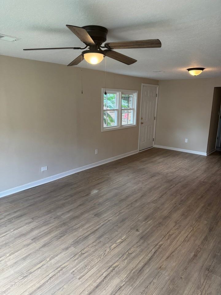 1841 Harris St - Photo 3 of 18