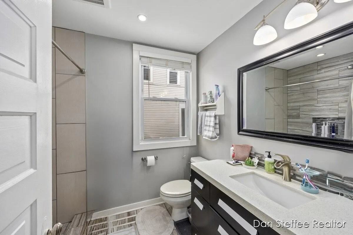 314 Palmer St Ne - Photo 4 of 11