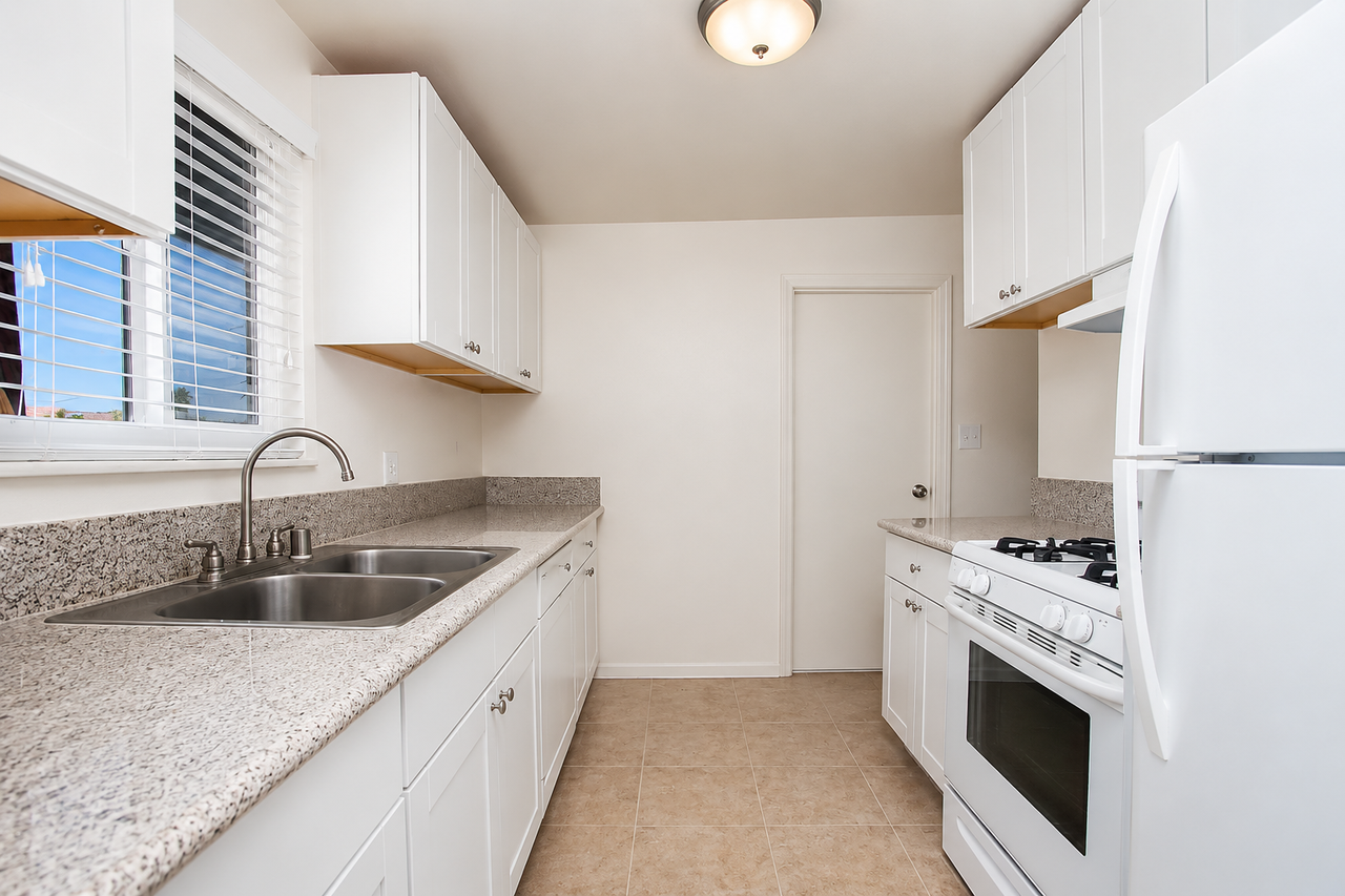 1201 Holly Ave #1 - Photo 3 of 18