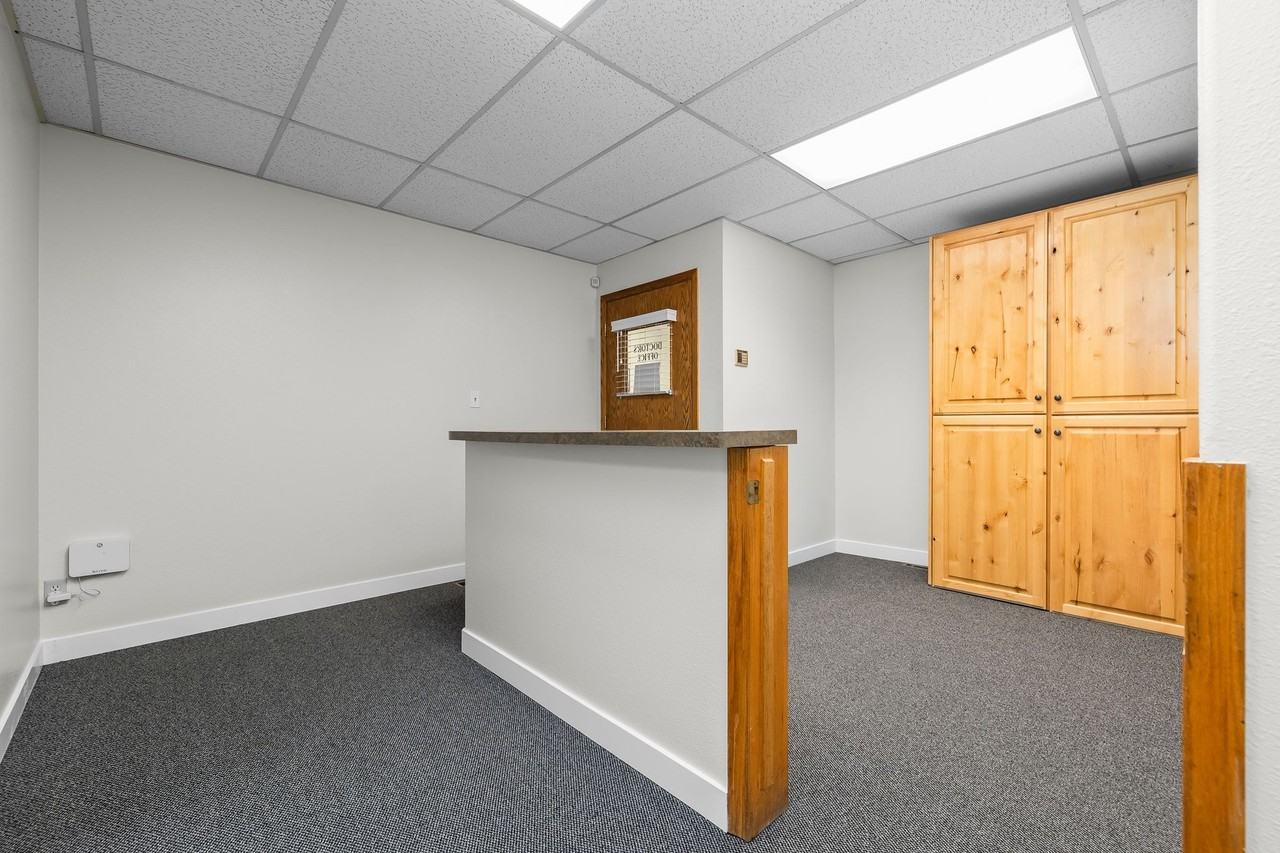 405 S St #2 - Photo 4 of 18