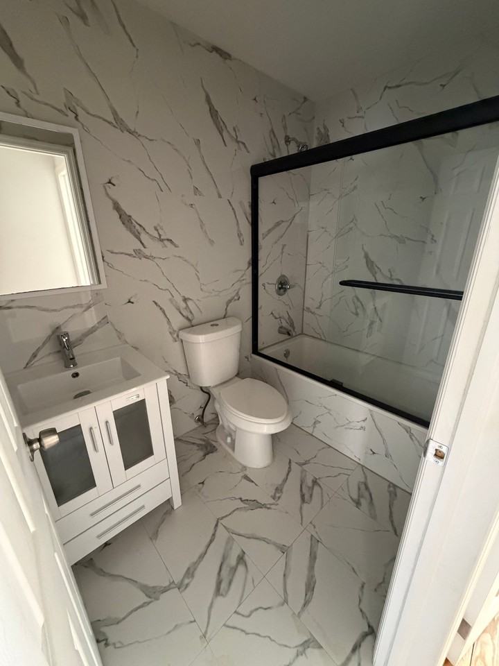 2760 Bainbridge Ave #2 - Photo 3 of 12