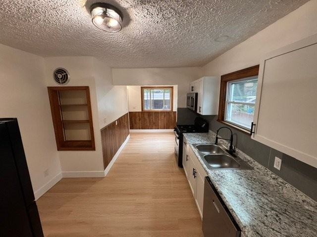 4291 W 17th St - Photo 4 of 19