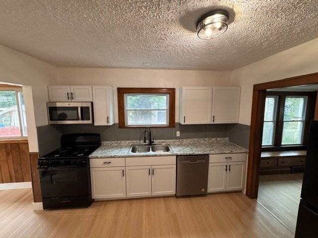 4291 W 17th St - Photo 5 of 19