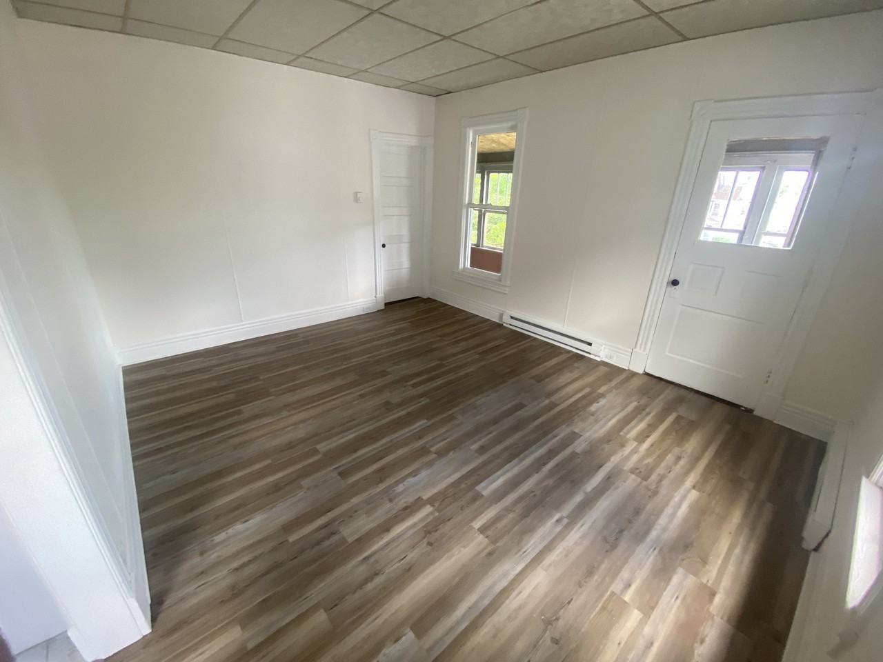 28 Pulaski St #3 - Photo 3 of 10