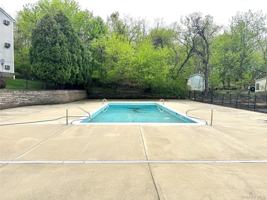 featured image of 5 Lexington Hl #7