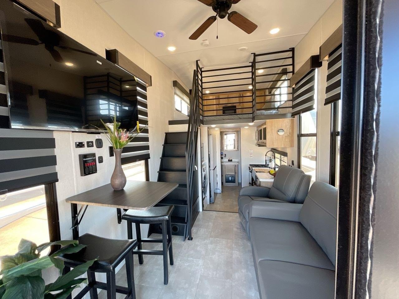 25421 Marine Dr - Photo 3 of 7
