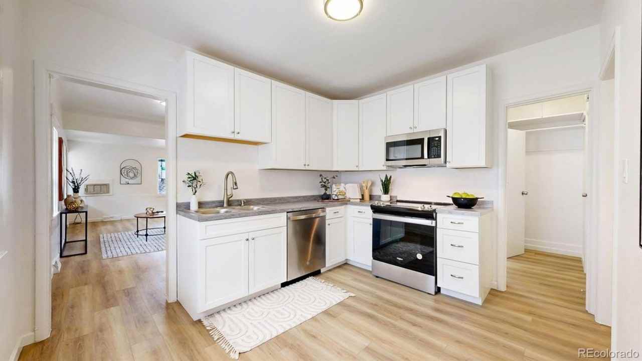 820 Knox Ct - Photo 3 of 10
