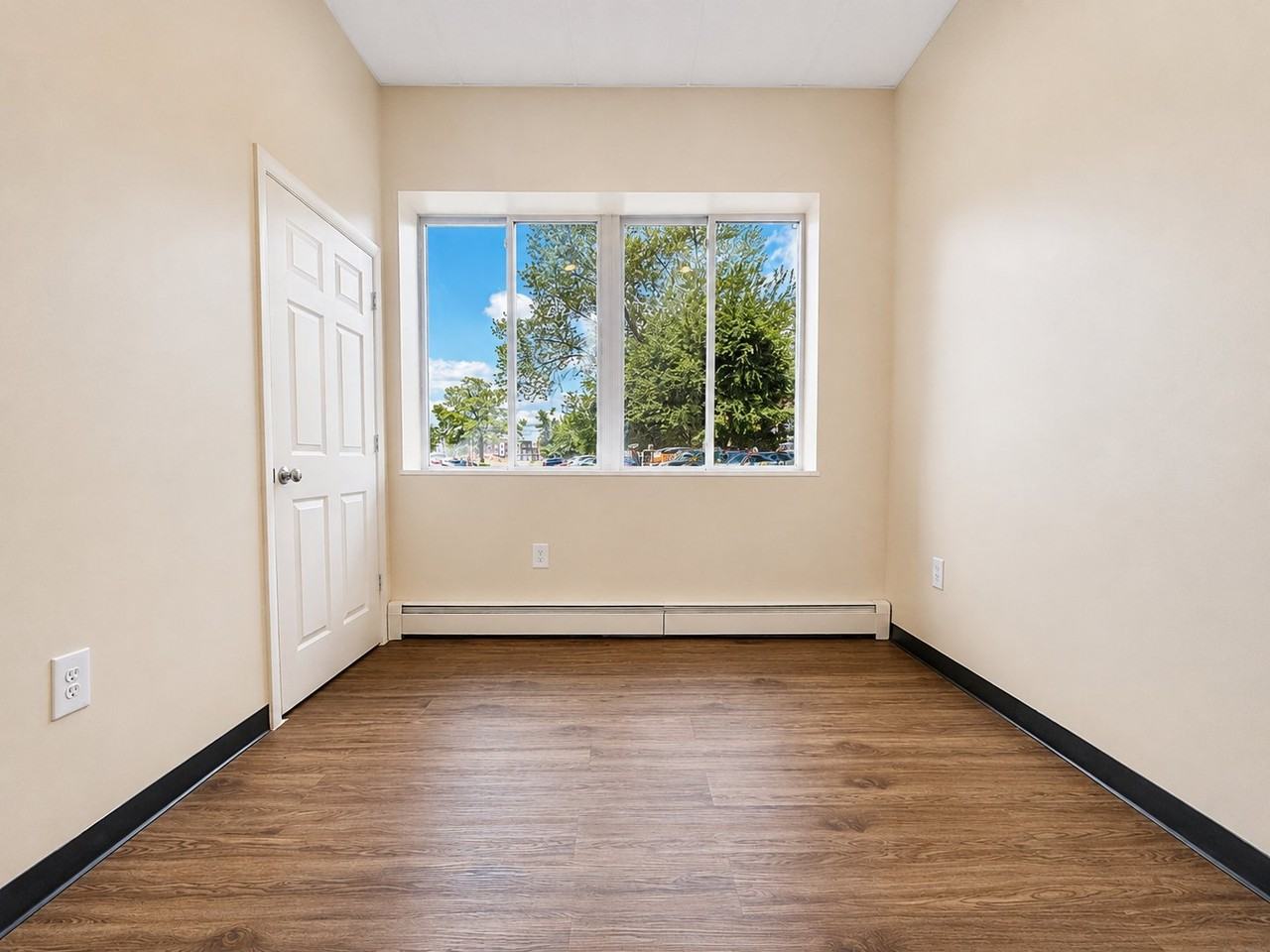 71 Catlin St #L20 - Photo 5 of 16