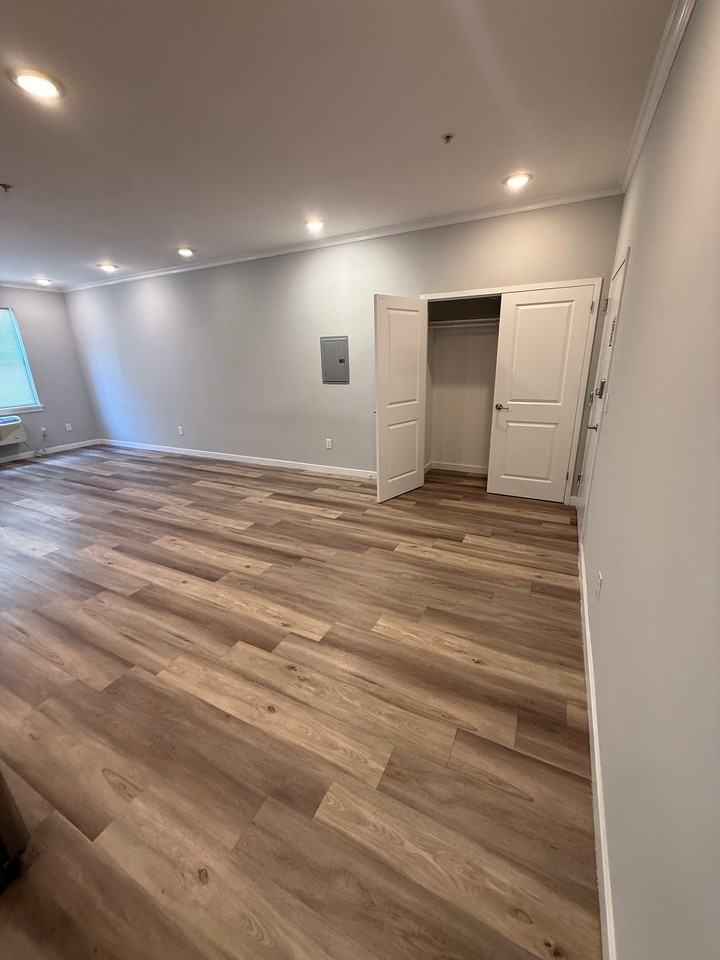54 Pearl St #204 - Photo 3 of 11