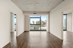 727 S Clark St - Photo 1 of 1