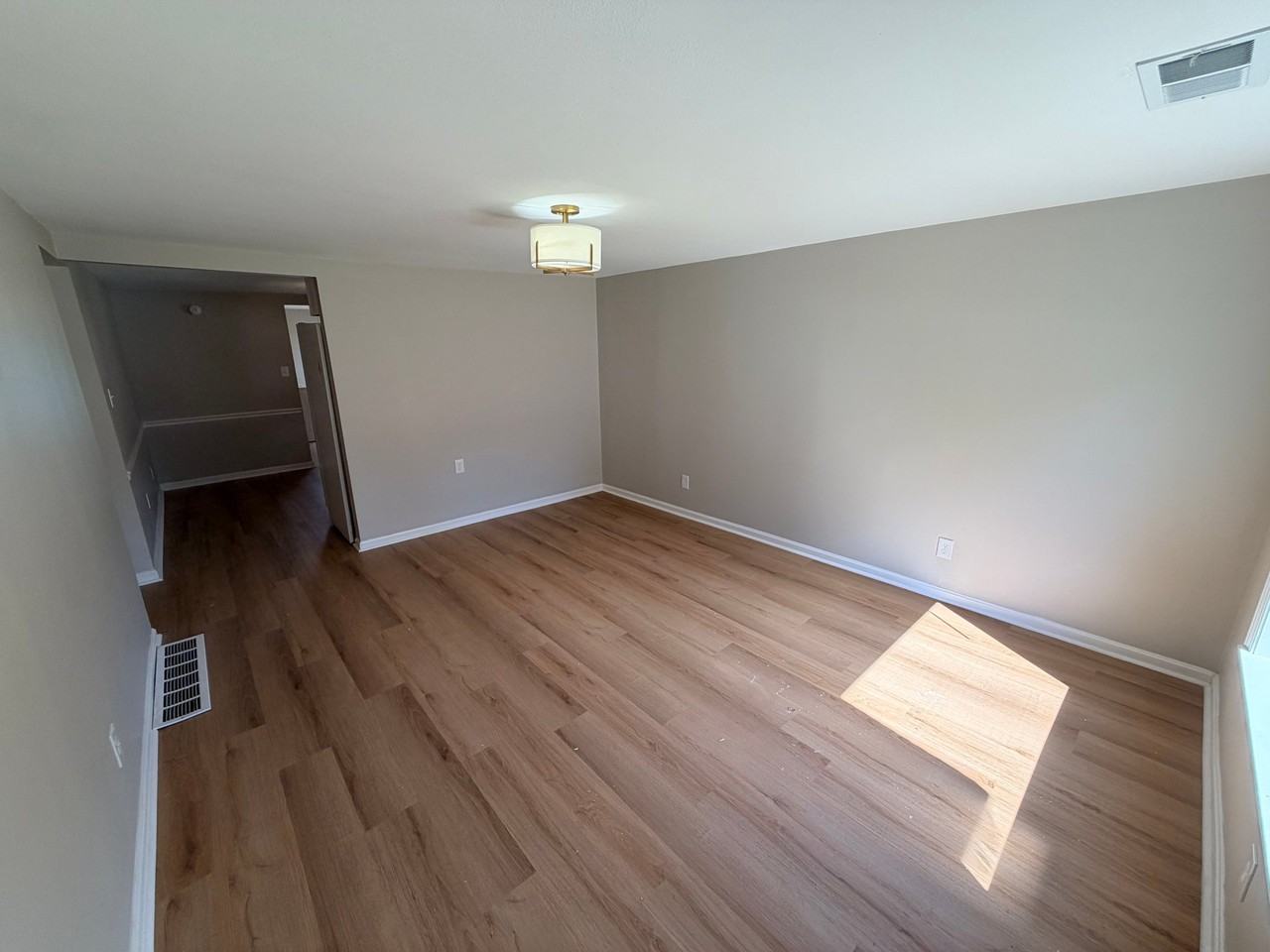 241 Kahl Ct - Photo 7 of 20