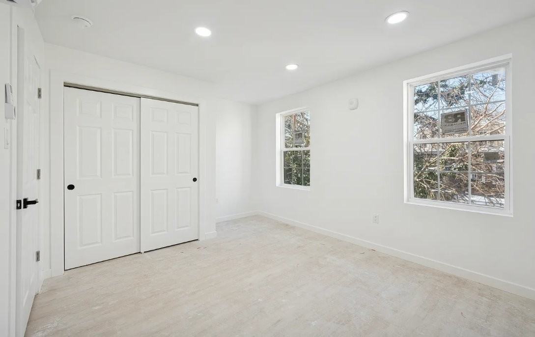 51 N Farson St - Photo 6 of 10