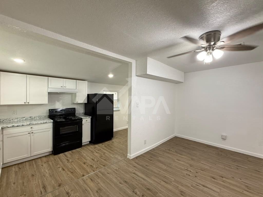 1026 Flanders Ave - Photo 5 of 16