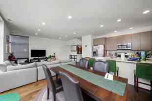645 N Green St - Photo 1 of 1