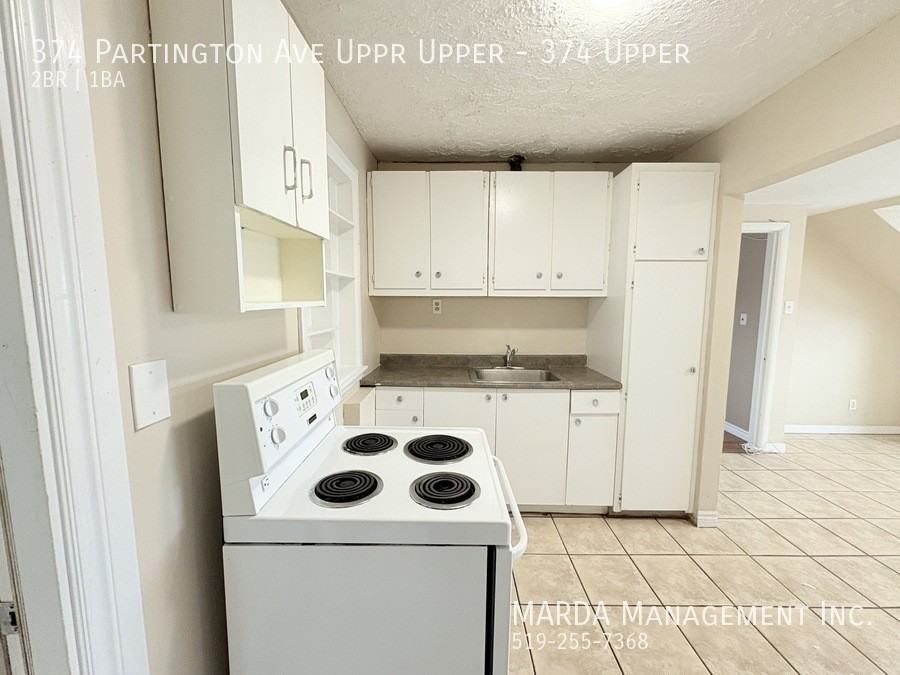 374 Partington Ave Uppr Upper #374UPPER - Photo 2 of 17