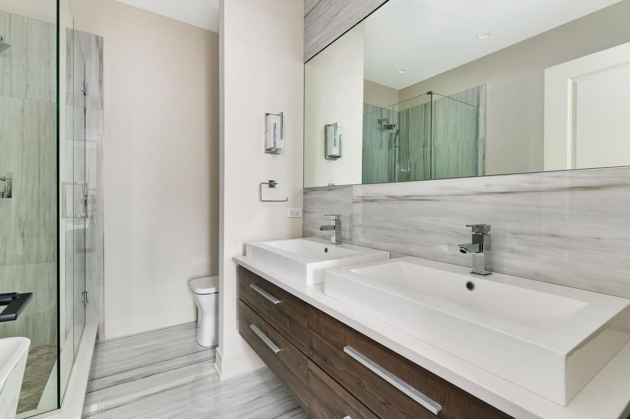 2345 W Morse Ave - Photo 7 of 13