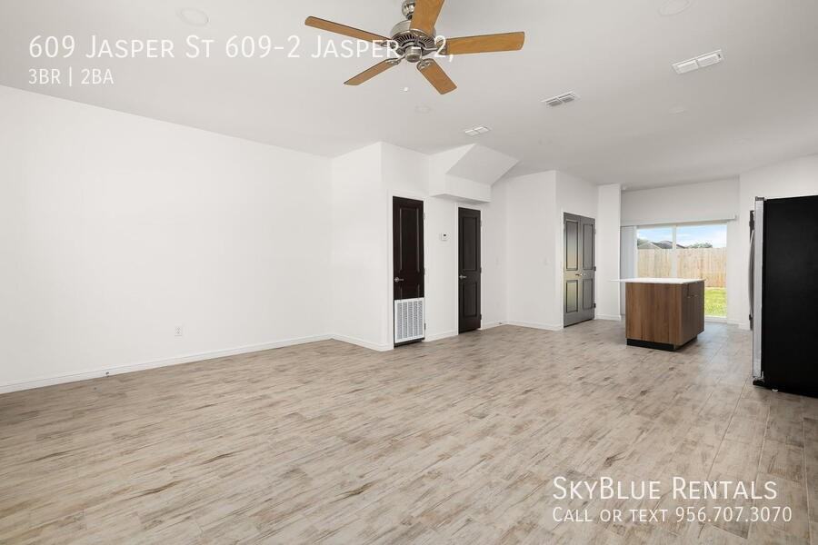 609 Jasper St #2 - Photo 3 of 15