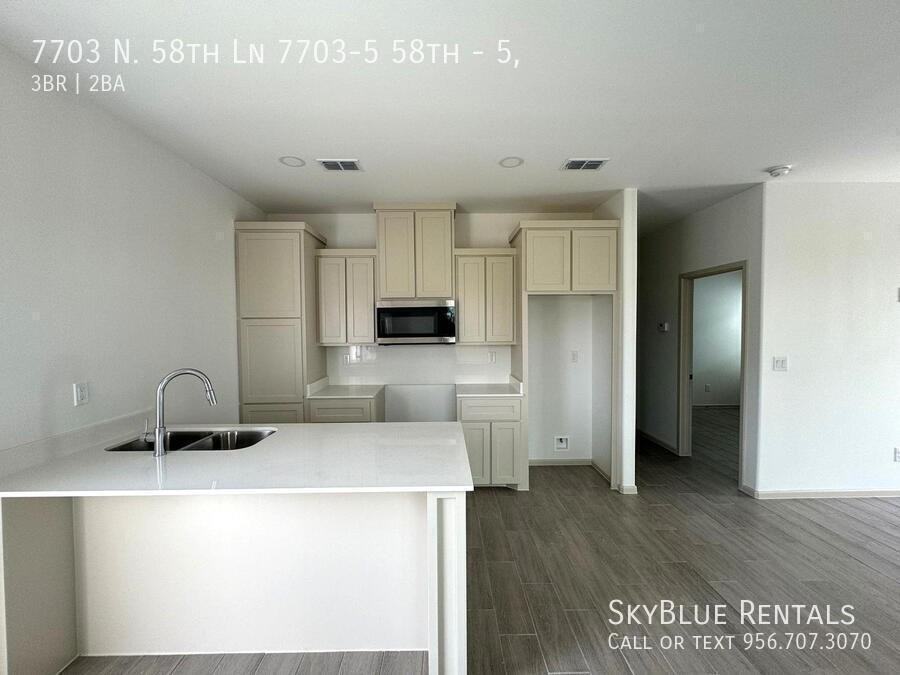 7703 N. 58th Ln 7703-5 58th #5 - Photo 3 of 10