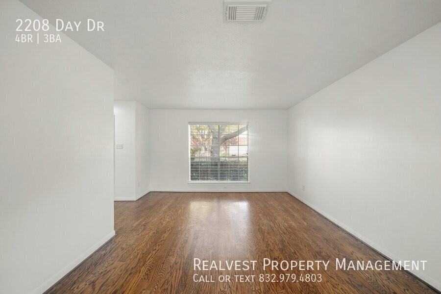 2208 Day Dr - Photo 2 of 20