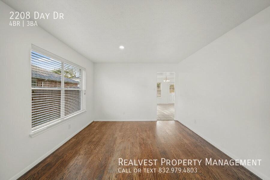 2208 Day Dr - Photo 3 of 20