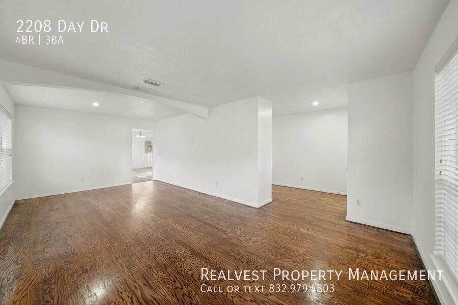 2208 Day Dr - Photo 4 of 20