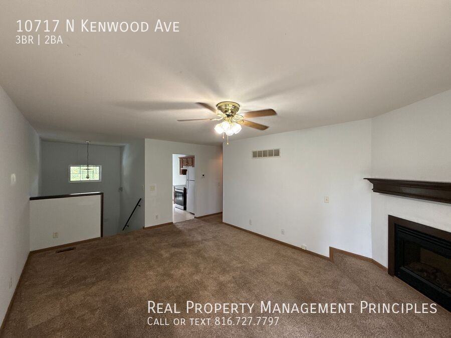 10717 N Kenwood Ave - Photo 3 of 15