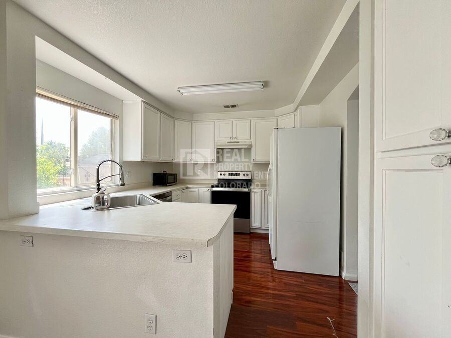 20300 E 40th Ave - Photo 7 of 8