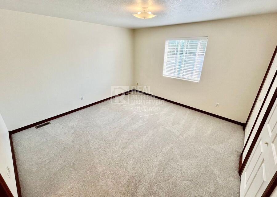 112 8th St - Photo 4 of 13