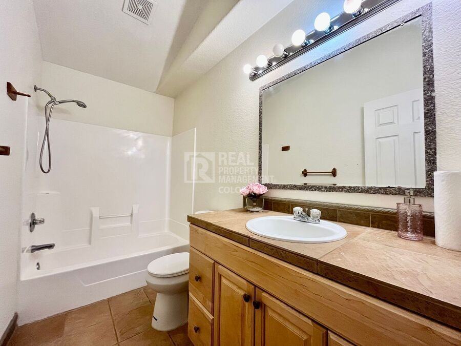 112 8th St - Photo 6 of 13