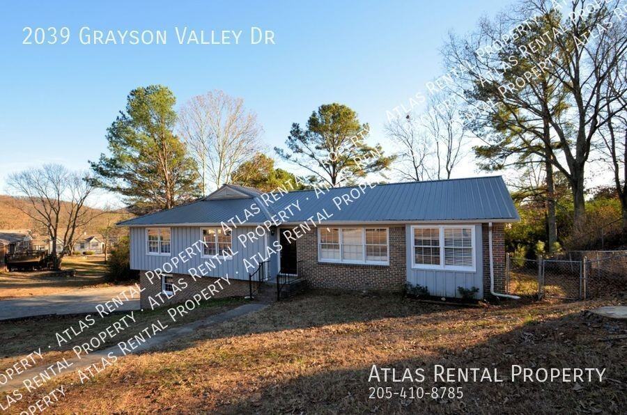 2039 Grayson Valley Dr - Photo 2 of 14