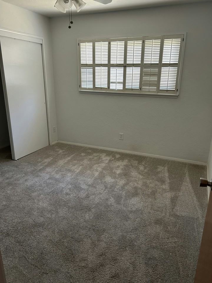 120 West Magnolia Avenue - Photo 4 of 13