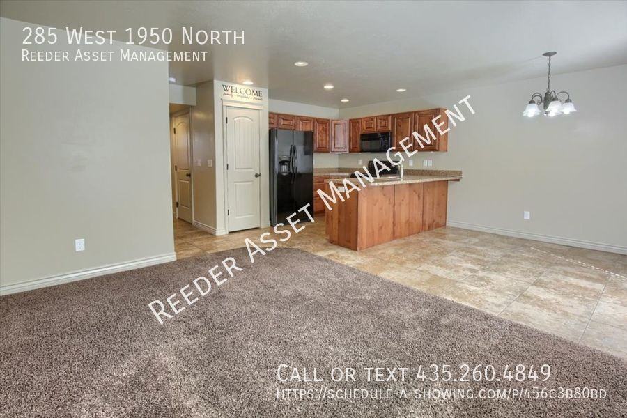 285 W 1950 N - Photo 3 of 20