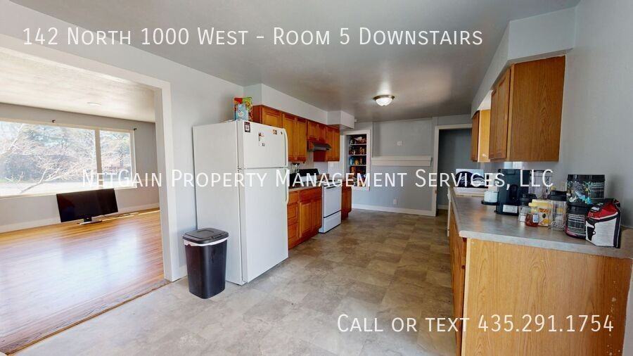 142 N 1000 W - Photo 2 of 23